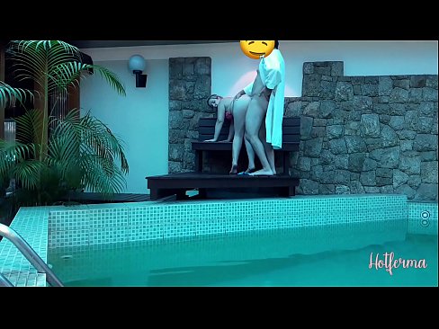 ❤️ Bòs envite sèvant nan pisin lan, men li pa t 'kapab reziste yon cho ❤️❌ Sèks nan nou % ht.hdpornpics.ru% ❌️